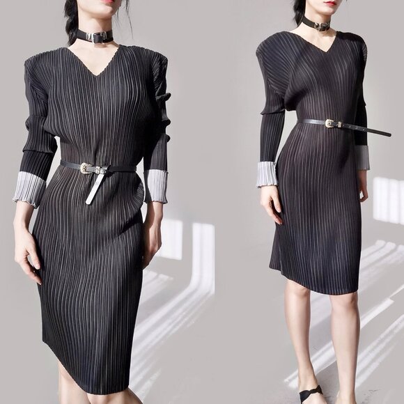 Issey Miyake Charcoal and White Long Sleeve Dress - Picture 4 of 9